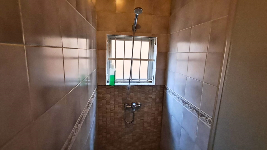 To Let 2 Bedroom Property for Rent in De Kuilen Western Cape